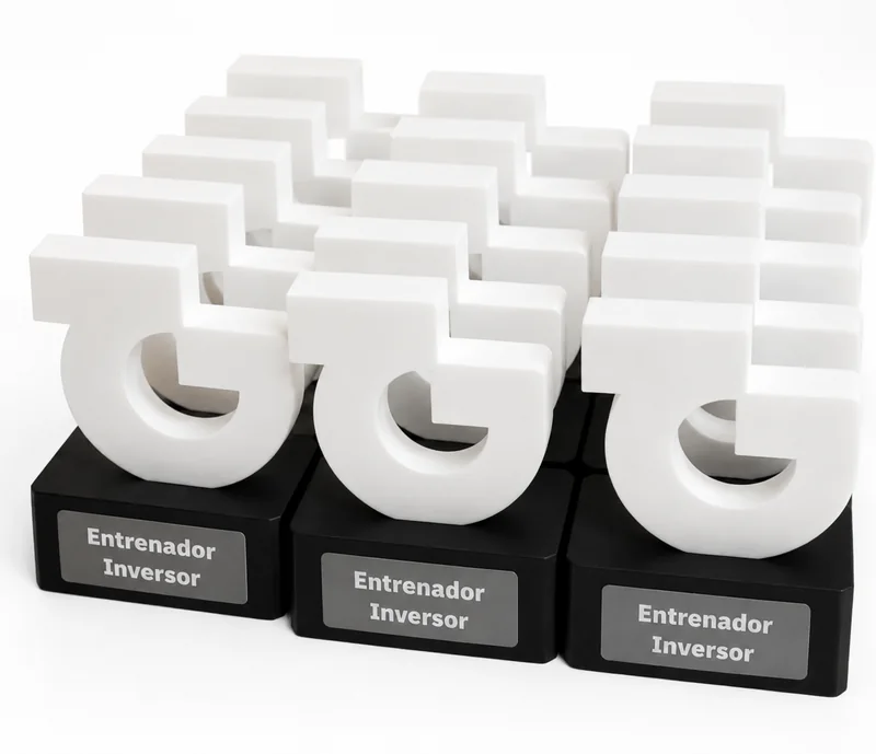 Serie completa de trofeos corporativos de JG Fitness impresos en 3D con el logotipo de la empresa